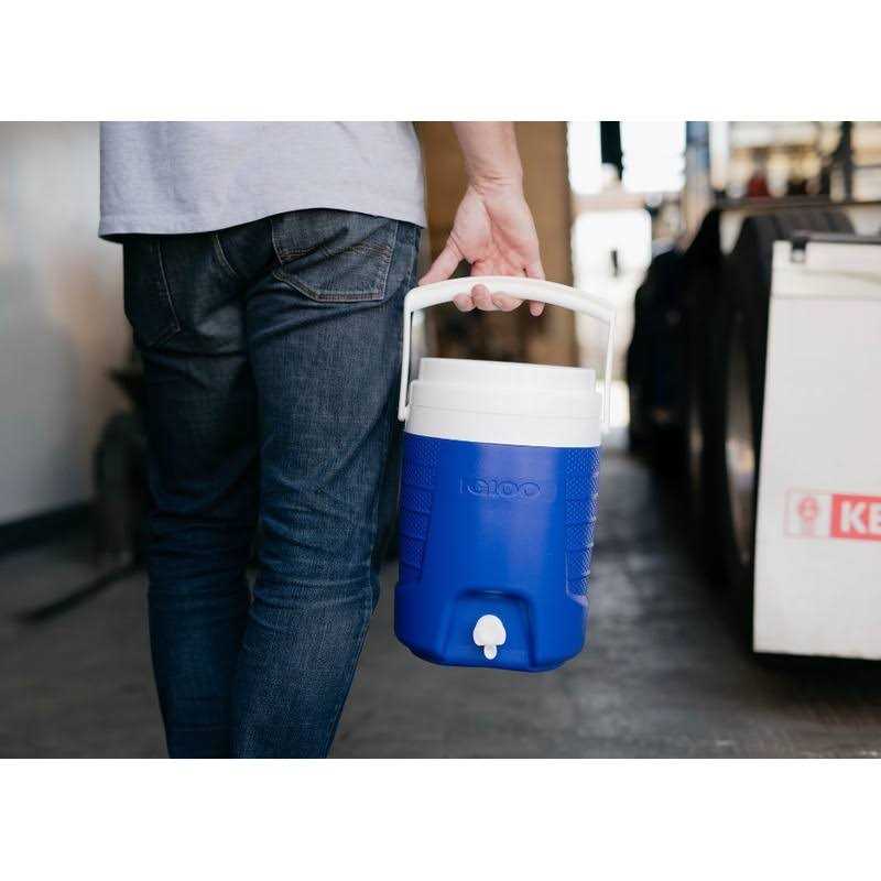 Igloo Sport Beverage Jug with Hooks