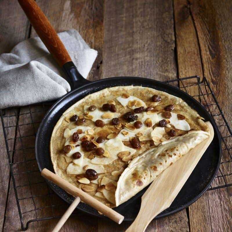 Staub Cast Iron Crepe Pan with Spreader & Spatula
