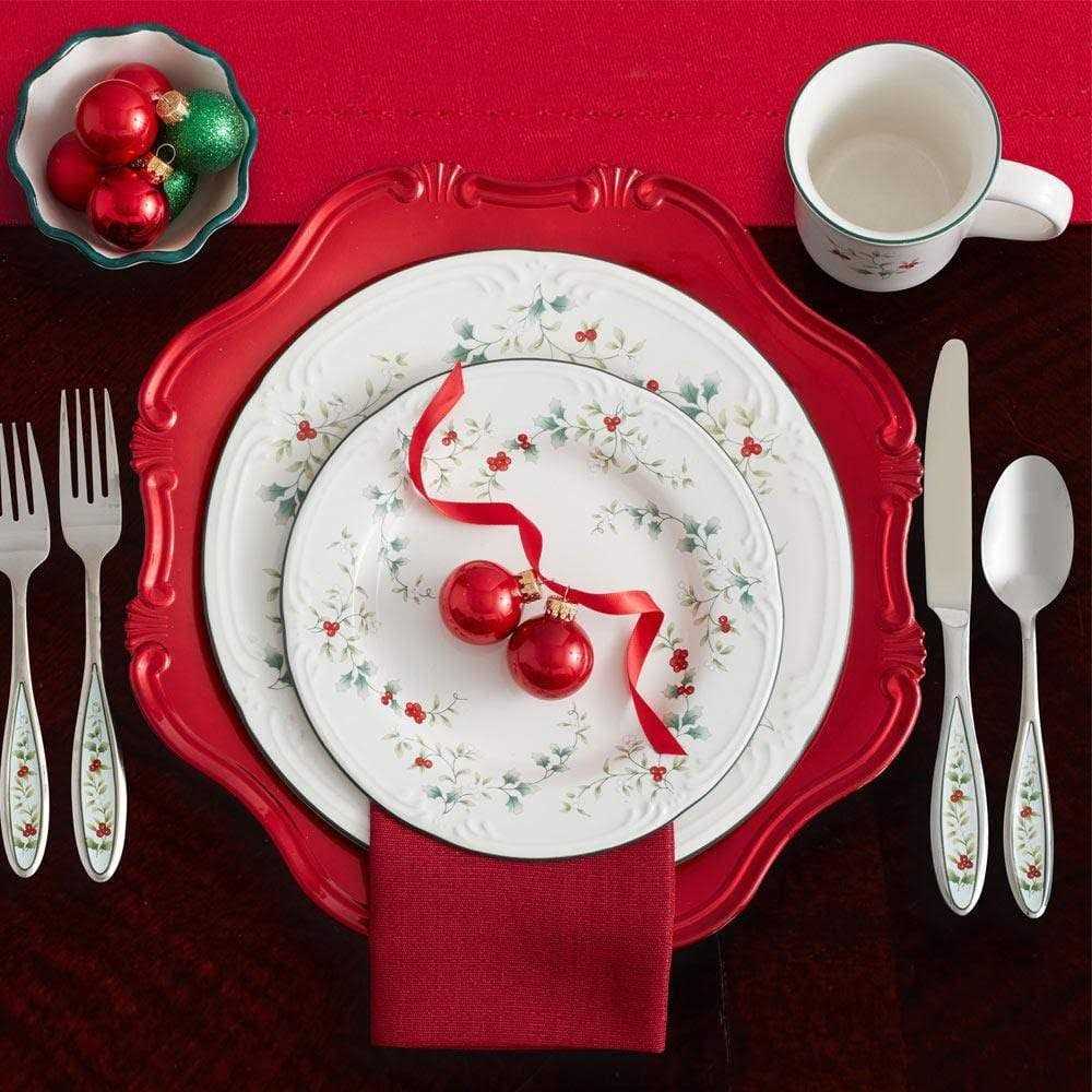 Pfaltzgraff Winterberry 16 Piece Dinnerware Set
