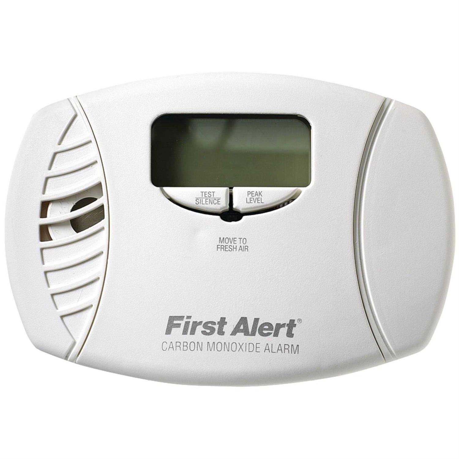 First Alert CO615 Dual Power Carbon Monoxide Plug-In Alarm with Battery Backup and Digital Display