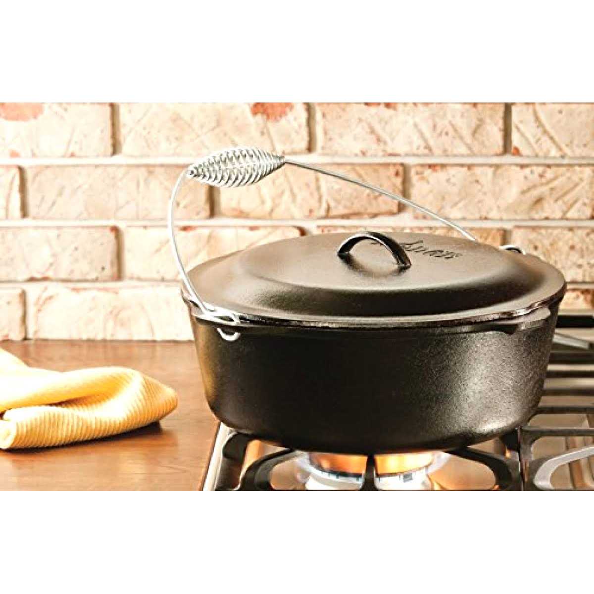 Lodge 9 Quart Cast Iron Dutch Oven