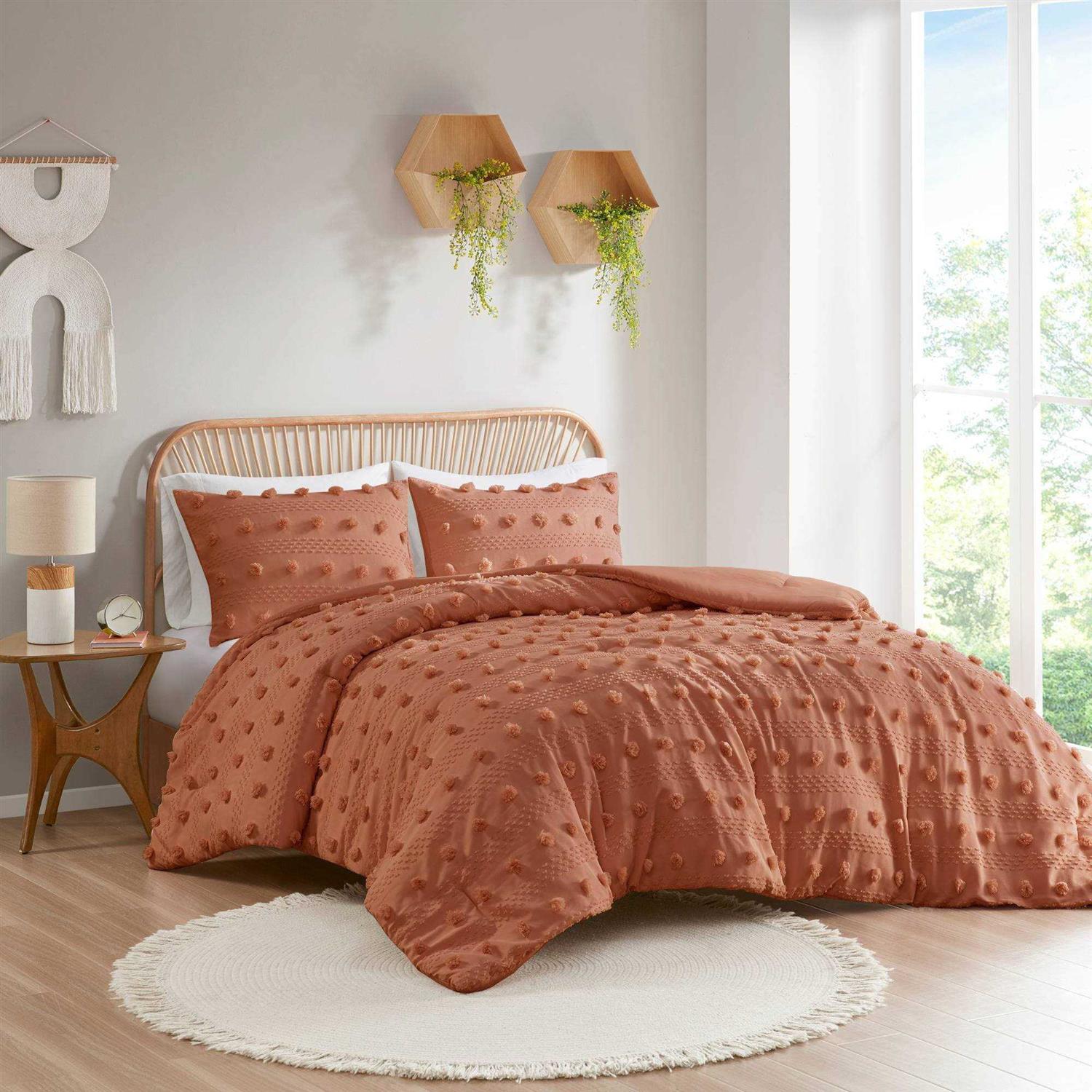 Intelligent Design Lucy Clip Jacquard Comforter Set