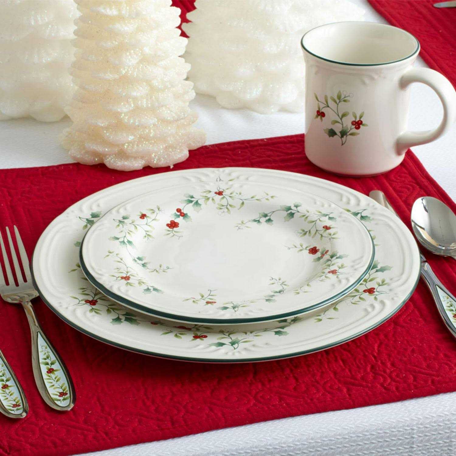 Pfaltzgraff Winterberry 16 Piece Dinnerware Set