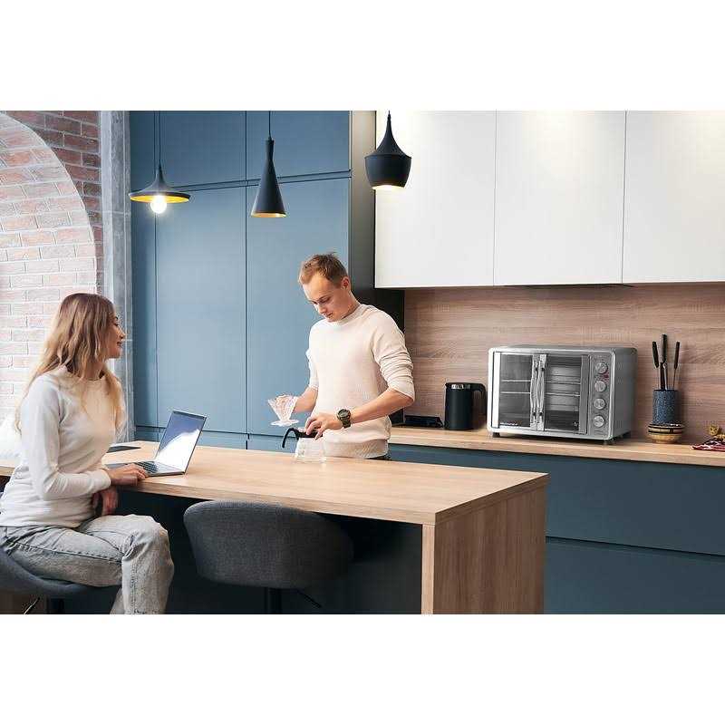 Elite Gourmet ETO-4510M French Door 47.5Qt 18-Slice Convection Oven 4-Control Knobs