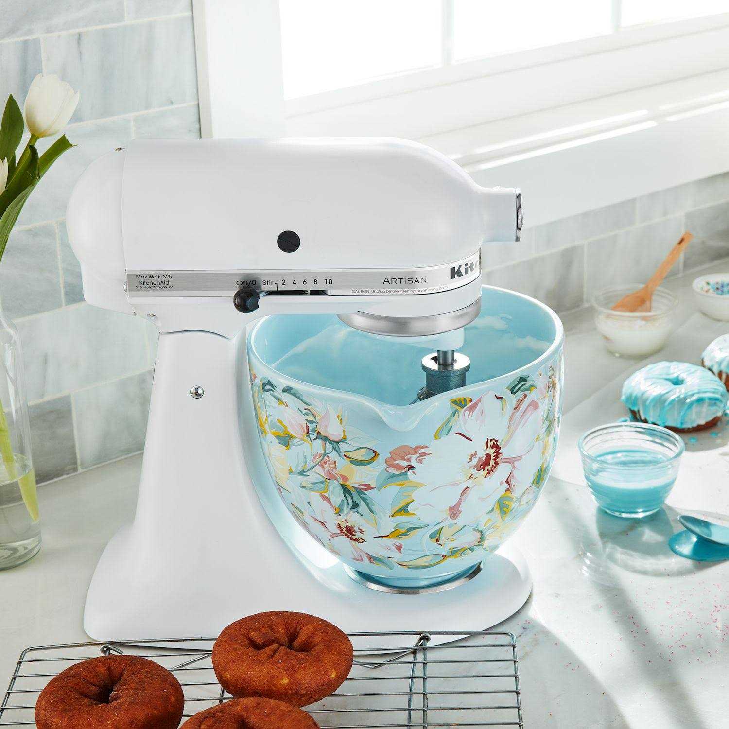 KitchenAid 5-Qt White Mermaid Lace Ceramic Bowl