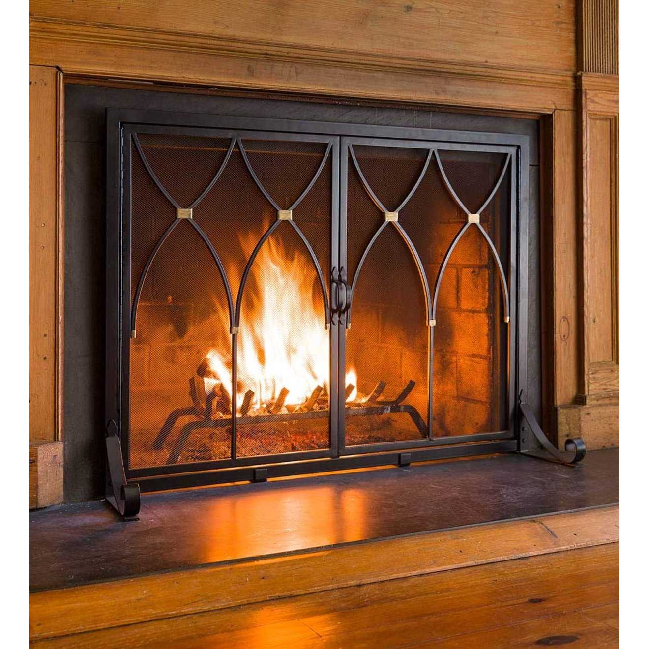 Plow & Hearth Small Winchester Fireplace Screen with Doors