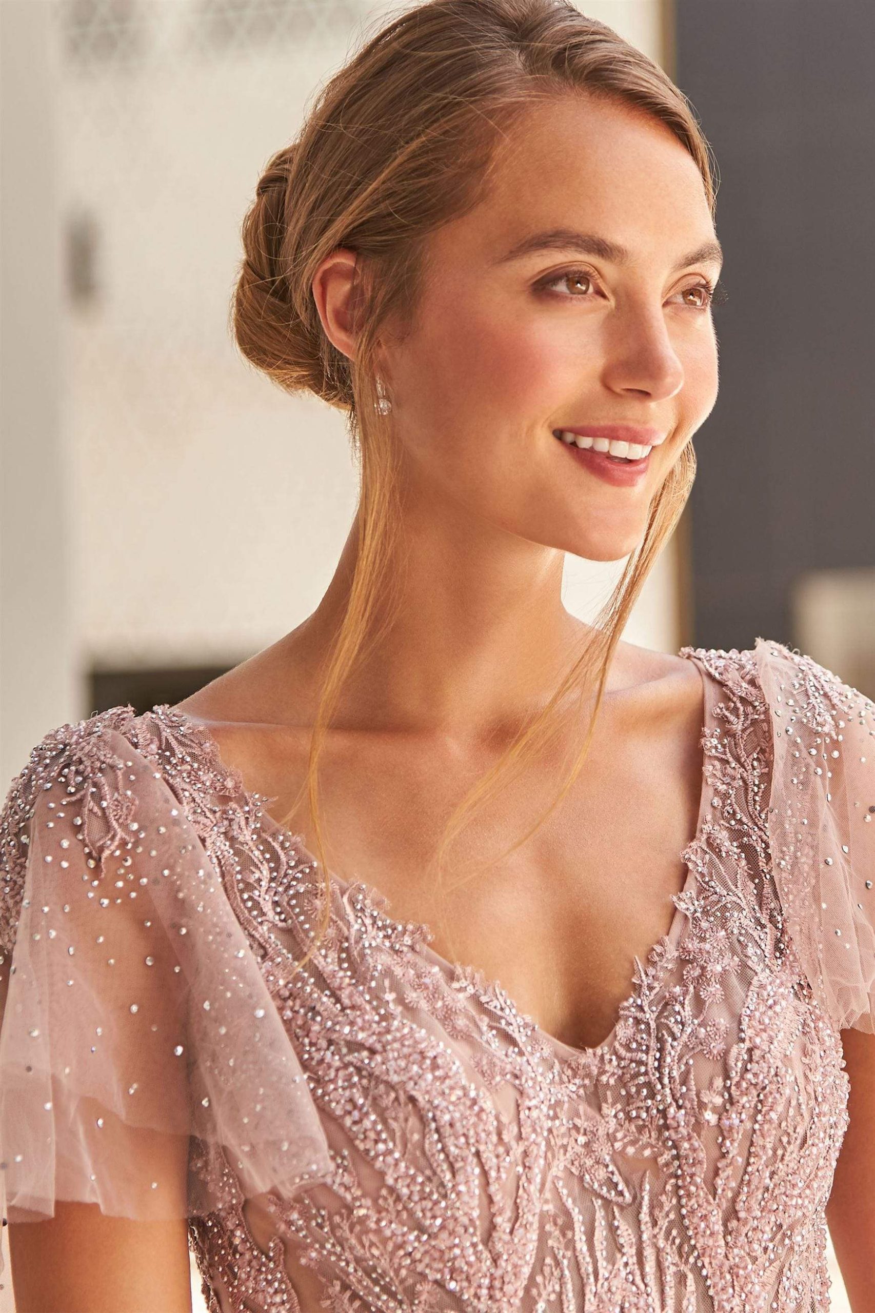 120D10W Detachable Sleeves Embellished Dress