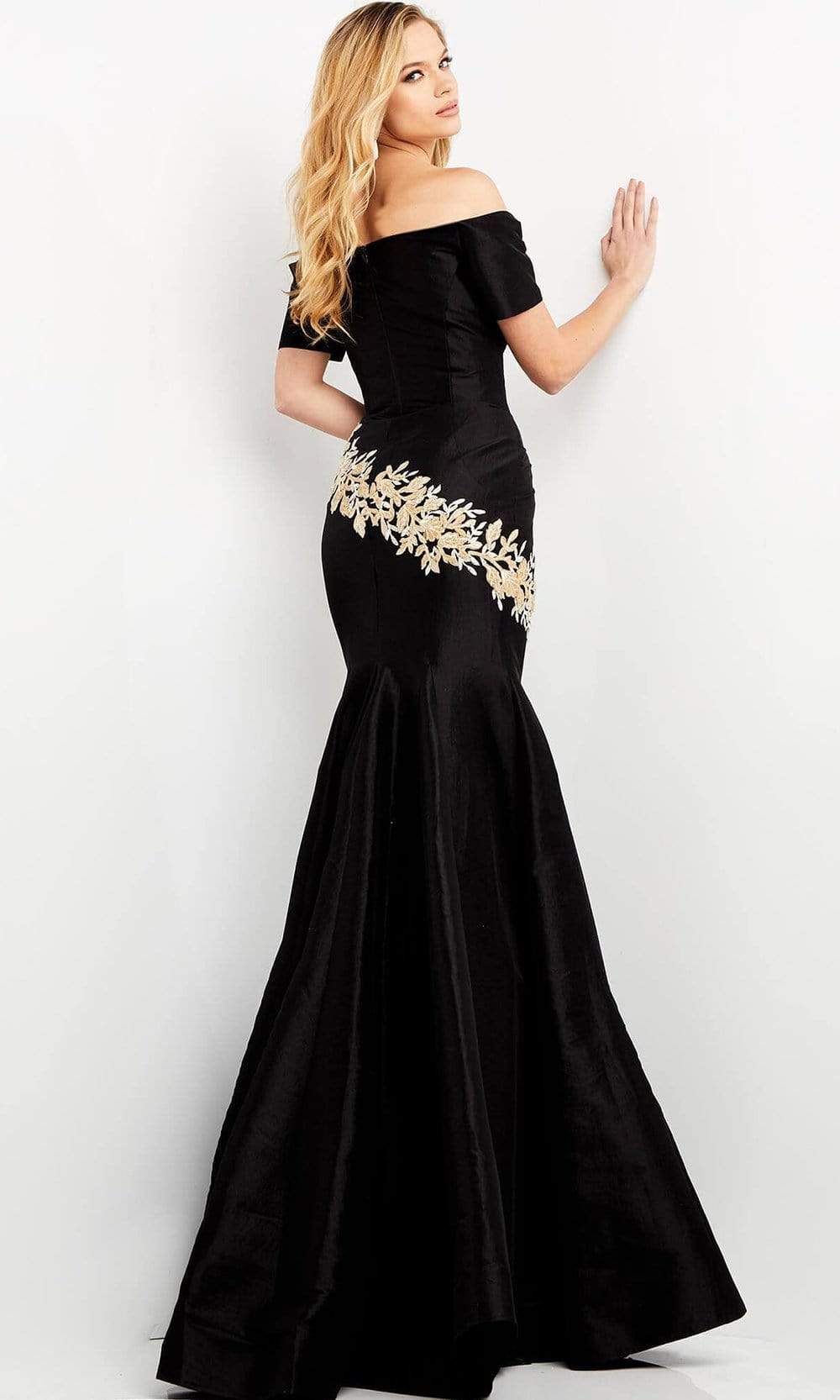 04814 Short Sleeve Off Shoulder Embroidered Trumpet Dress