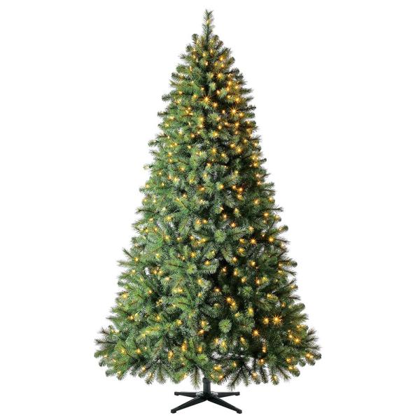 7.5 ft Wesley Long Needle Pine LED Pre-Lit Artificial Christmas Tree with 550 Color Changing Mini Lights