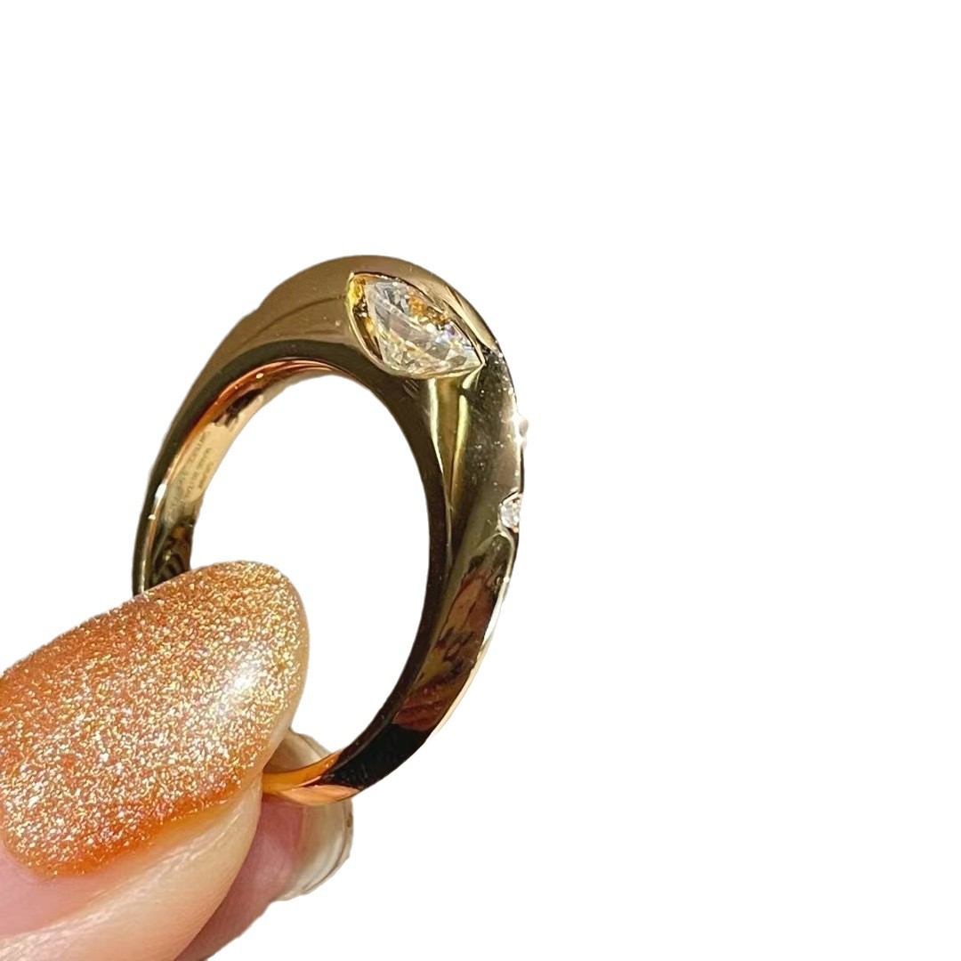 925 Silver Gold-Plated Movable Star Ring with High Carbon Diamond – Elegant Women’s Jewelry