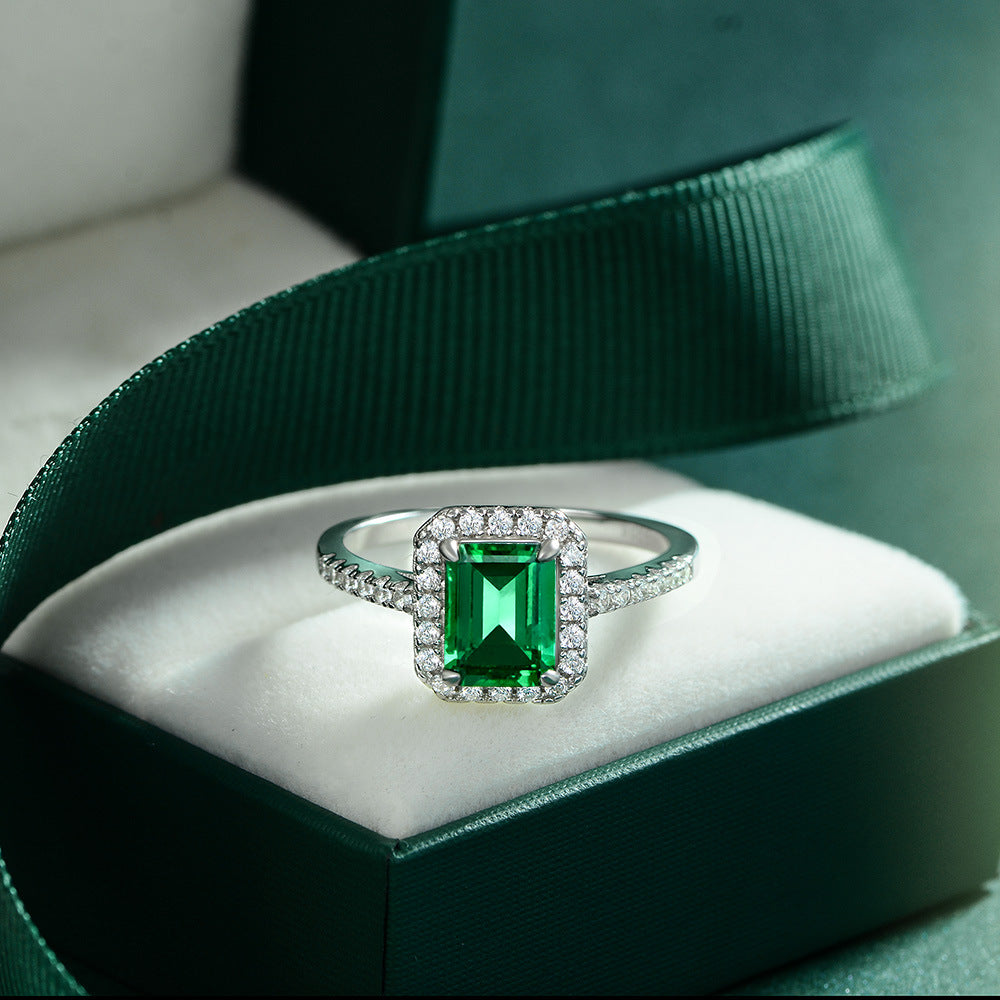 S925 Sterling Silver Women’s Retro Ring with 1.5ct Cultured Emerald – 6×8 All-Match Style
