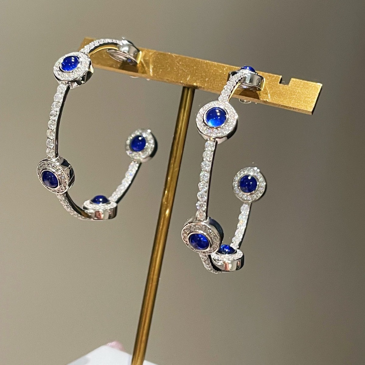 Elegant Women’s 925 Sterling Silver Gold-Plated Earrings – Classic & Timeless Jewelry