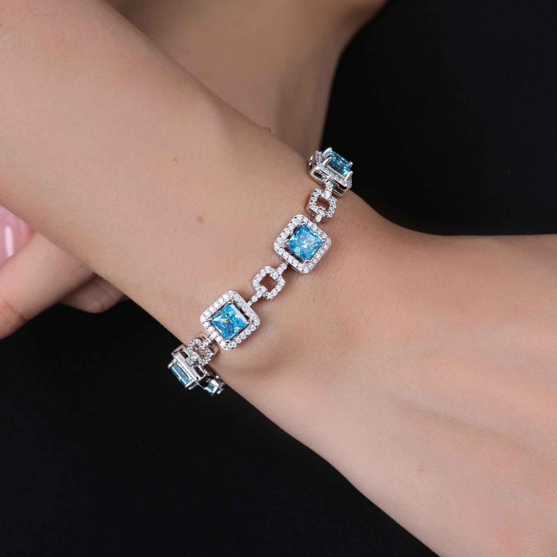 S925 Sterling Silver 1.5ct Luxury Bracelet with Full Diamond Ice Flower Design