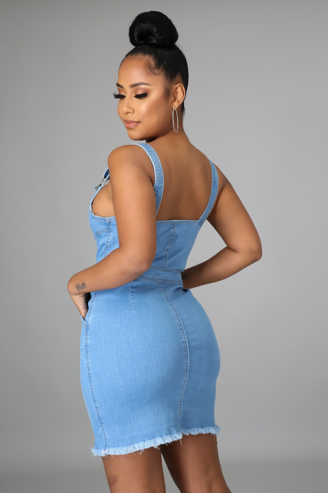 Sexy denim dress with halter