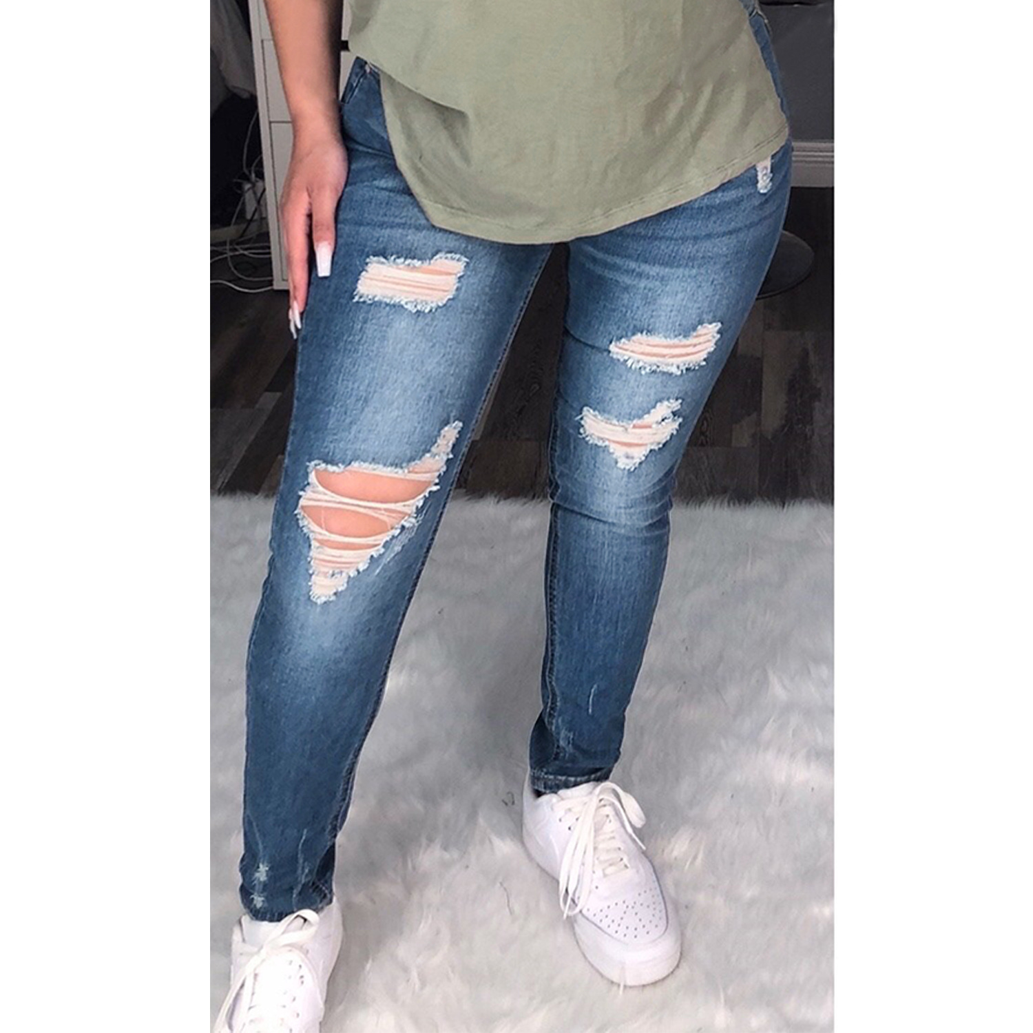 Fashion sexy jeans with holes