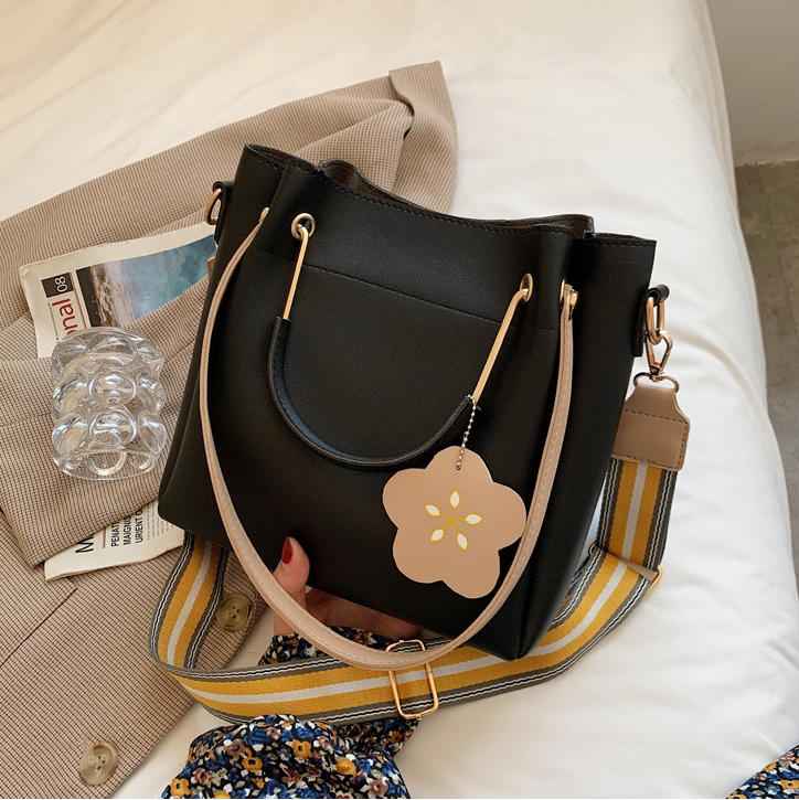 Retro Large-capacity Portable Bucket Bag