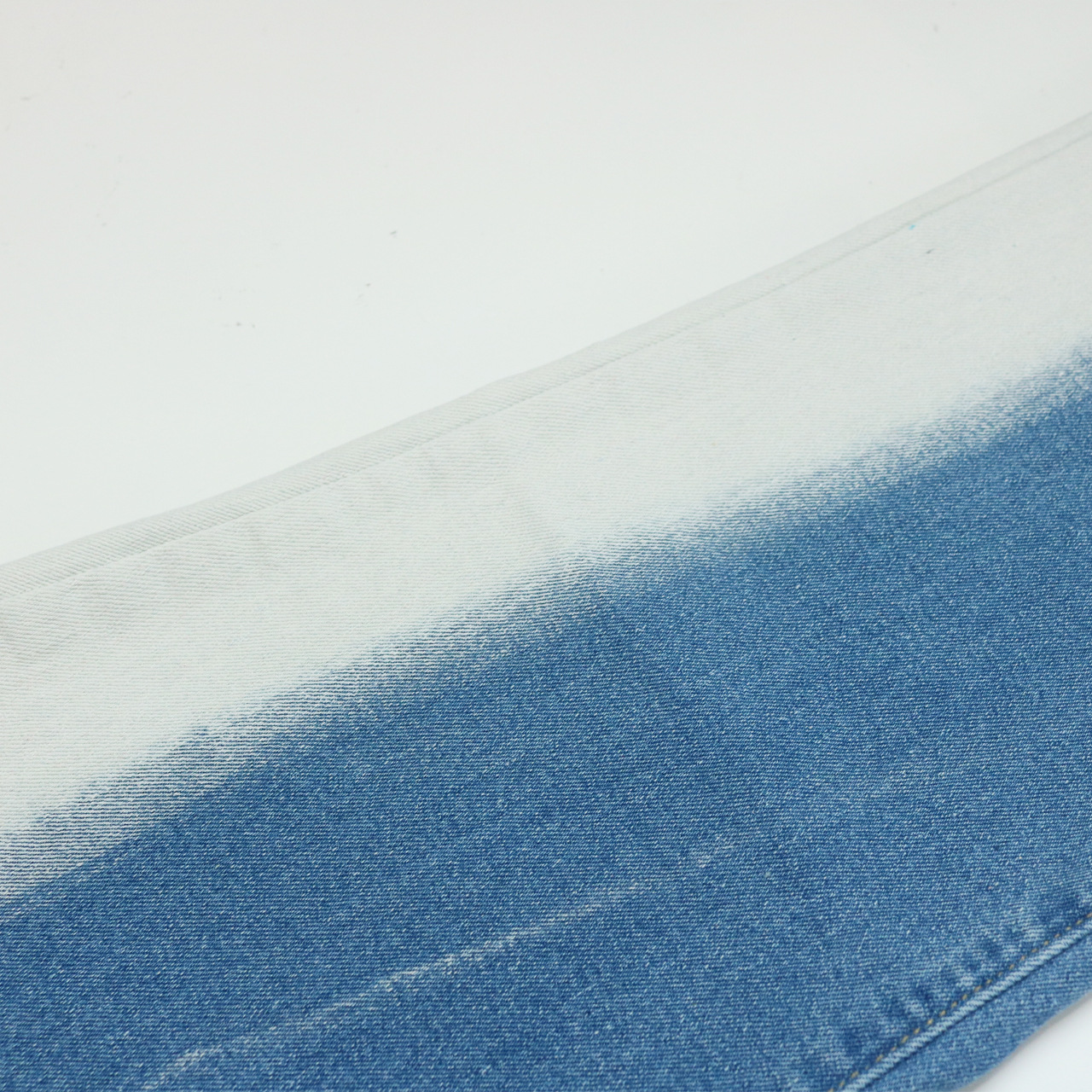 Stretch gradient color blocking micro flare buttocks sexy jeans