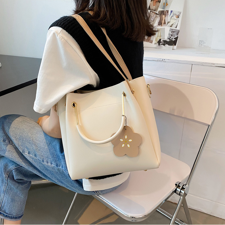 Retro Large-capacity Portable Bucket Bag