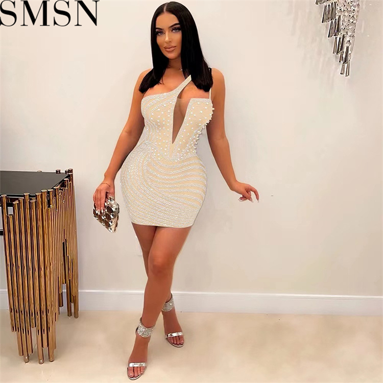 Plus size dress Oblique shoulder hot drill bag hip sleeveless dress