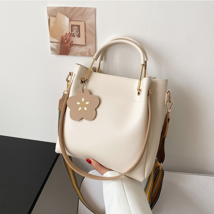 Retro Large-capacity Portable Bucket Bag