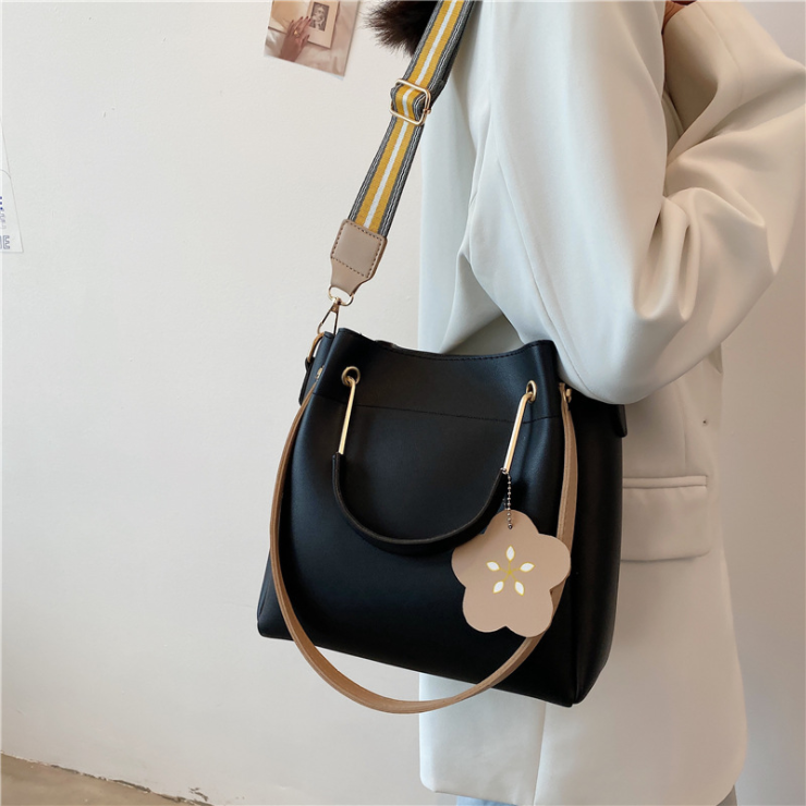 Retro Large-capacity Portable Bucket Bag