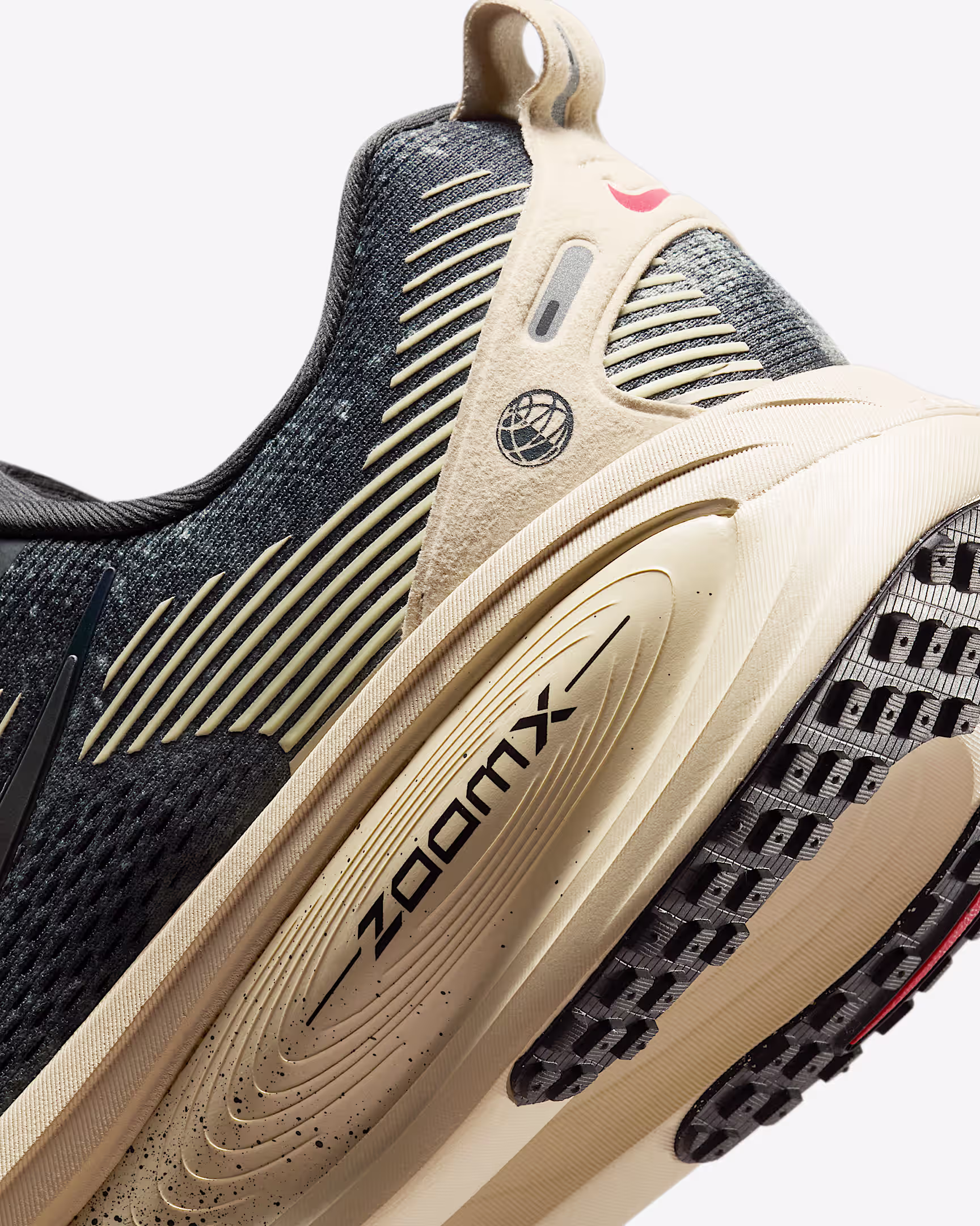 Nike Vomero 18 Road Running Shoes