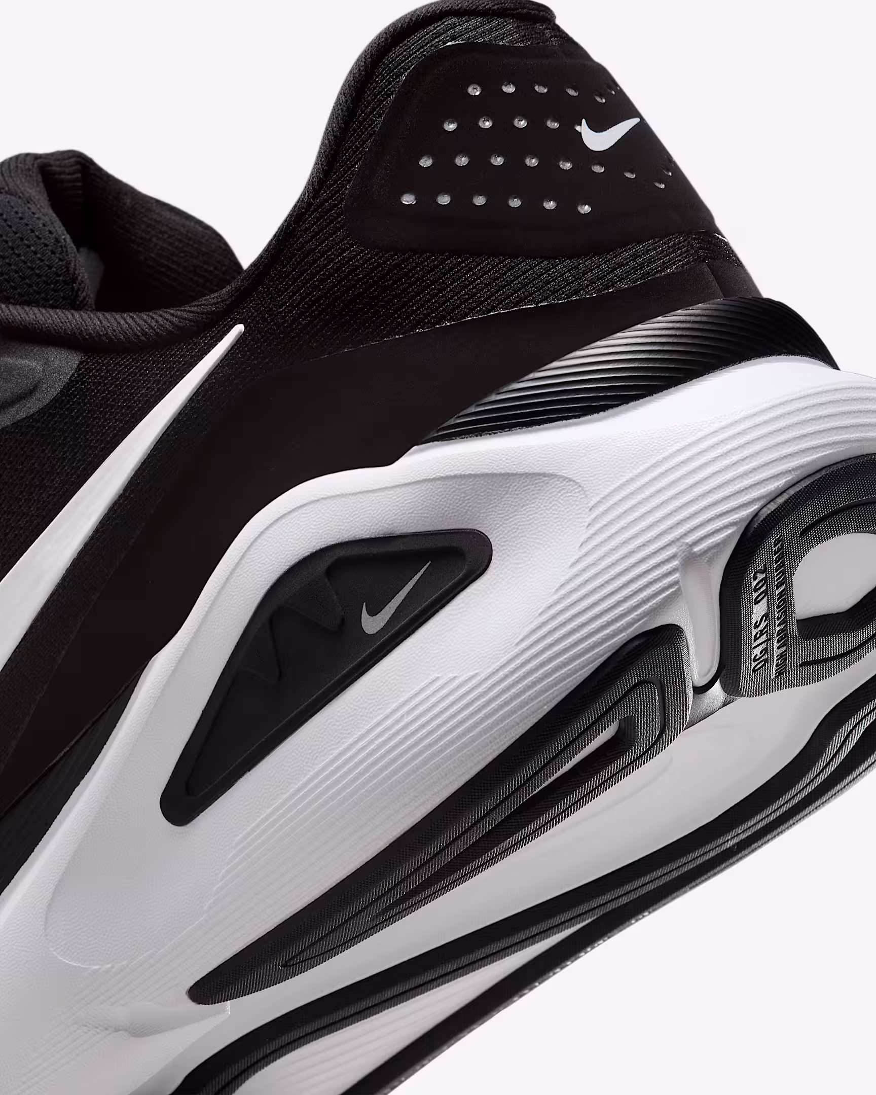 Nike Structure 26 Road Running Shoes