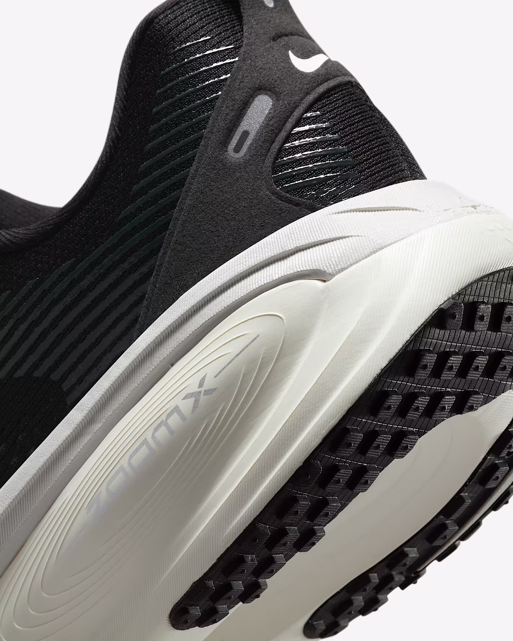 Nike Vomero 18 Road Running Shoes