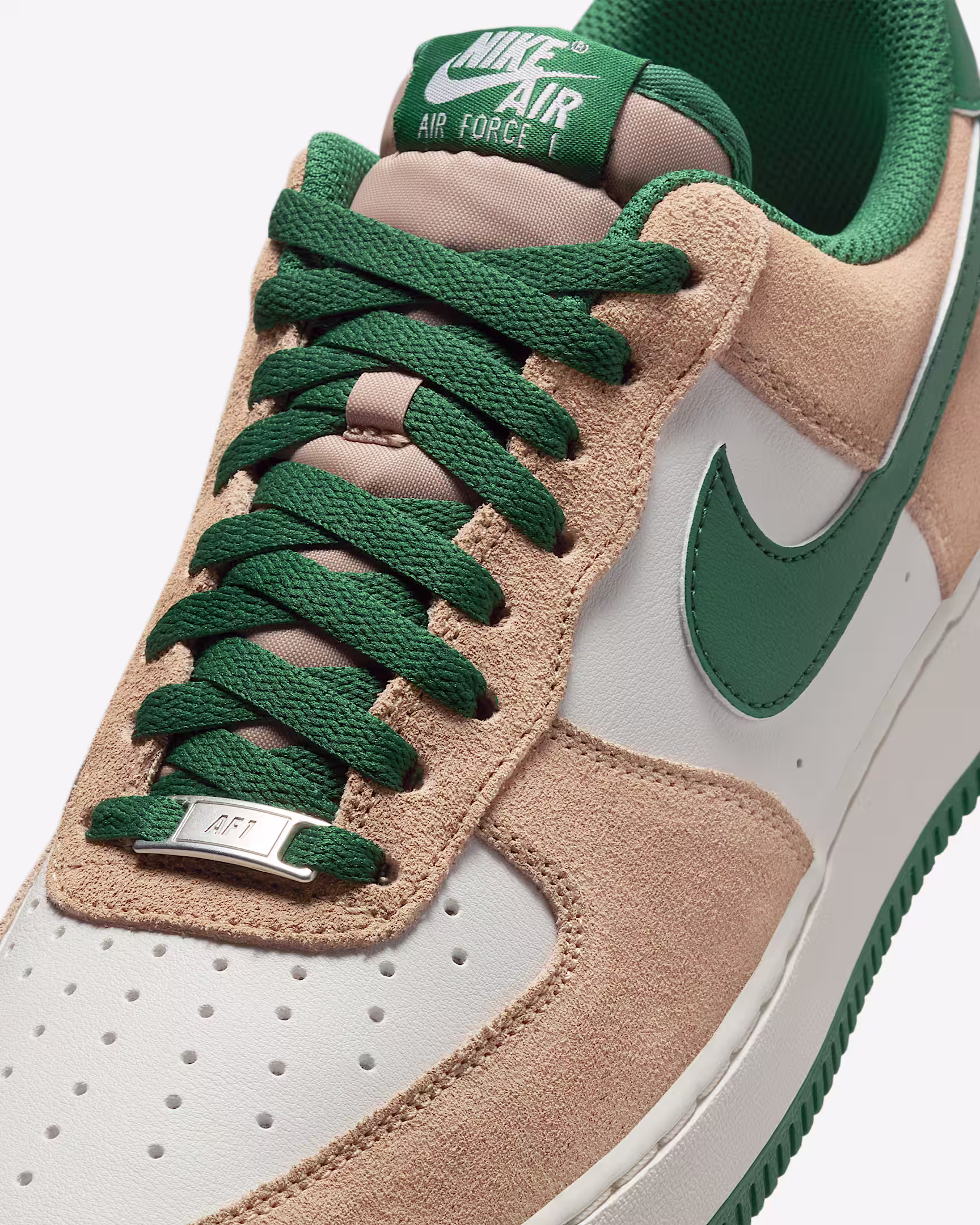 Nike Air Force 1 '07 LV8