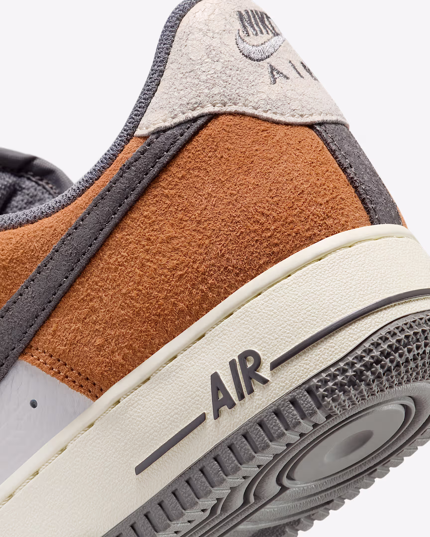 Nike Air Force 1 '07 LV8