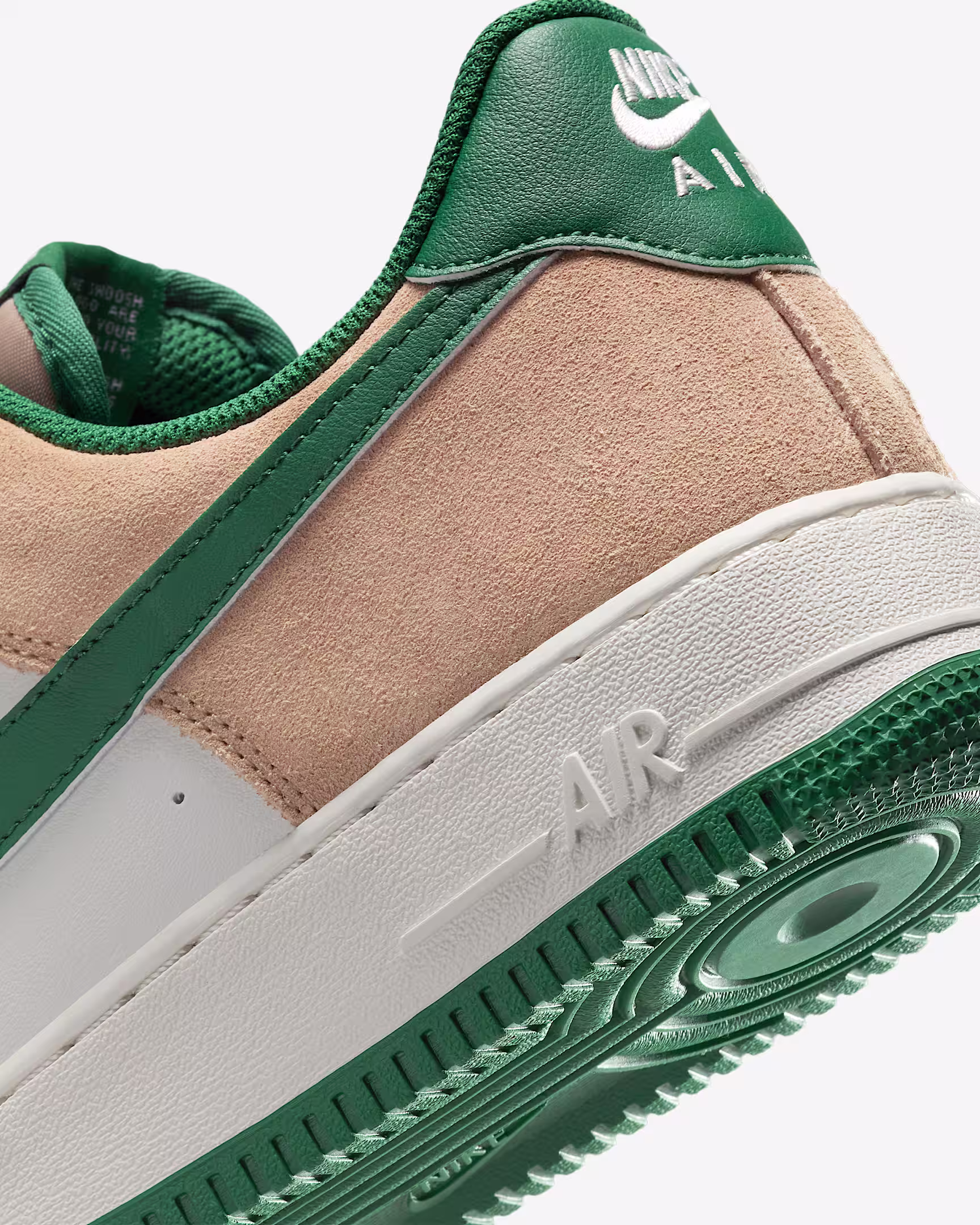 Nike Air Force 1 '07 LV8