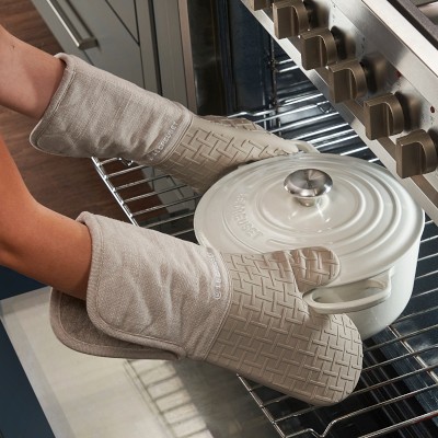 Le Creuset Oven Mitt
