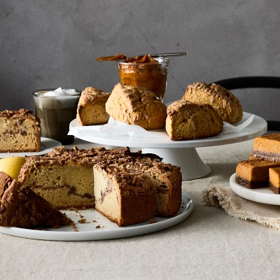 Jane's Sweet Things Apple Pecan Coffee Cake, Serves 12