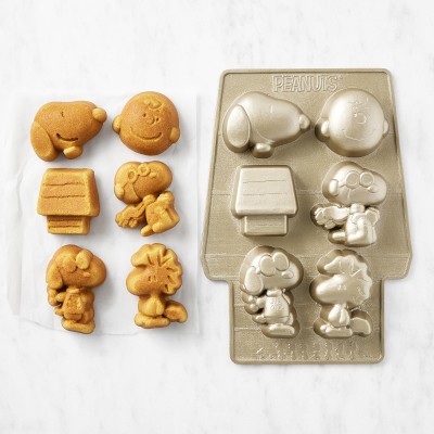 PEANUTS™ x Williams Sonoma Nonstick Cakelet Pan, 14