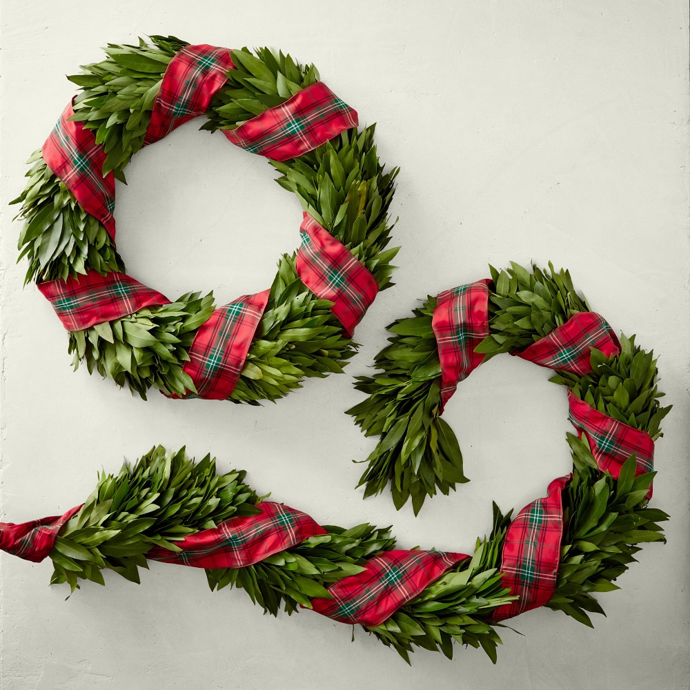 Bay Leaf Live Wreath with Tartan Ribbon, 22