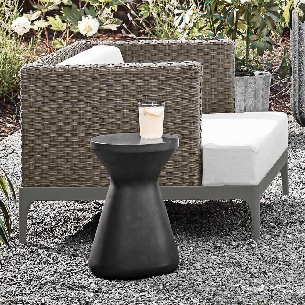 Blinde Hourglass Accent Table (12