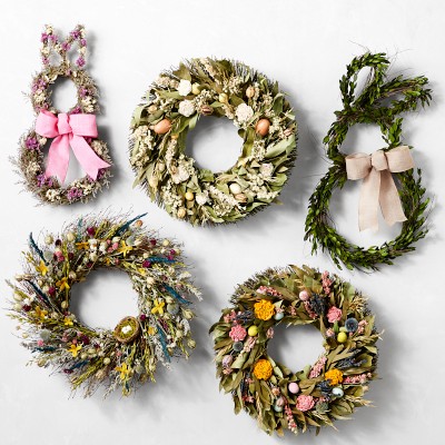 Sitting Garden Bunny Live Wreath, 28