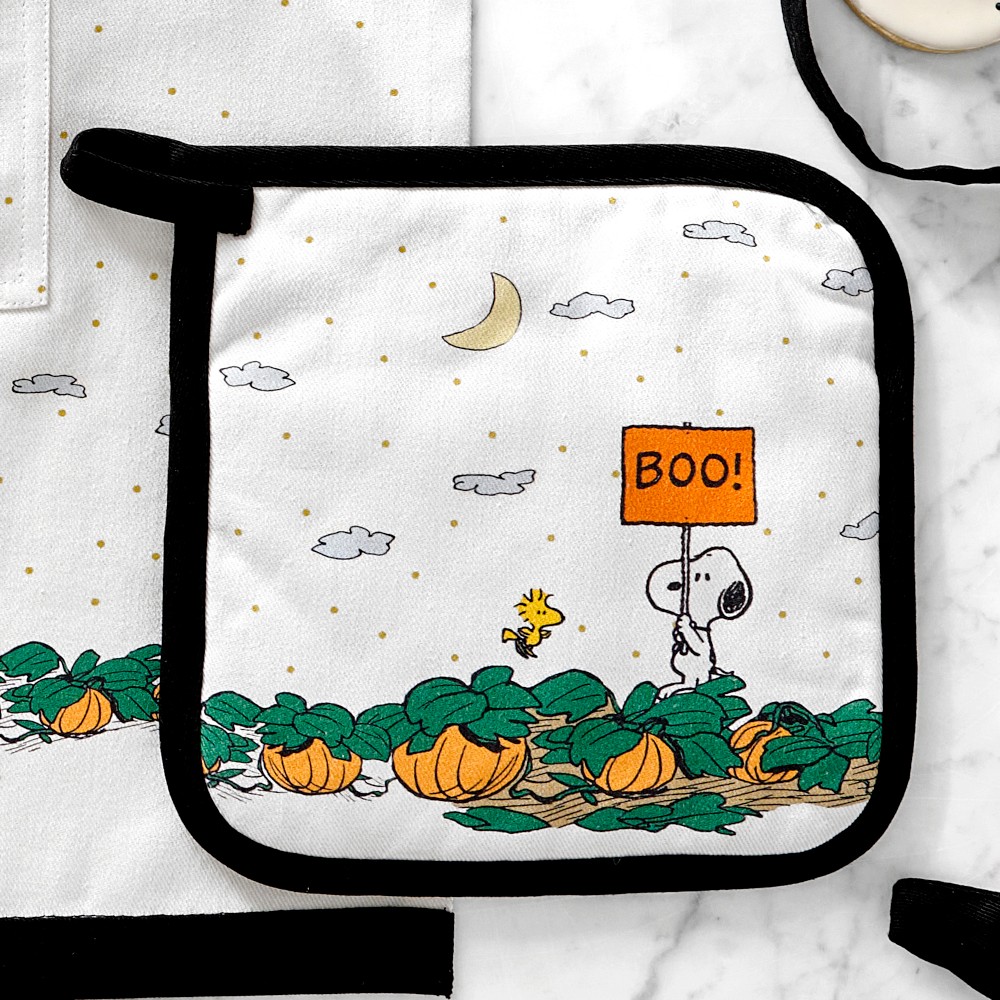 PEANUTS™ x Williams Sonoma Halloween Great Pumpkin Oven Mitt & Potholder Set