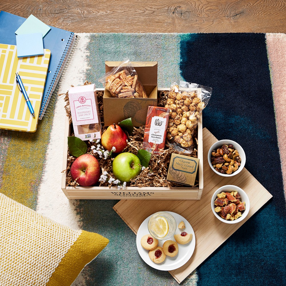 Manhattan Fruitier Ultimate Snack Board Gift Crate