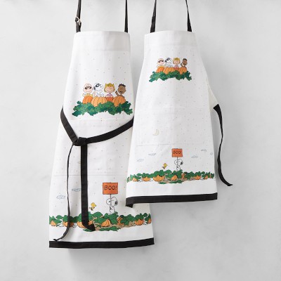 PEANUTS™ x Williams Sonoma Halloween Great Pumpkin Aprons
