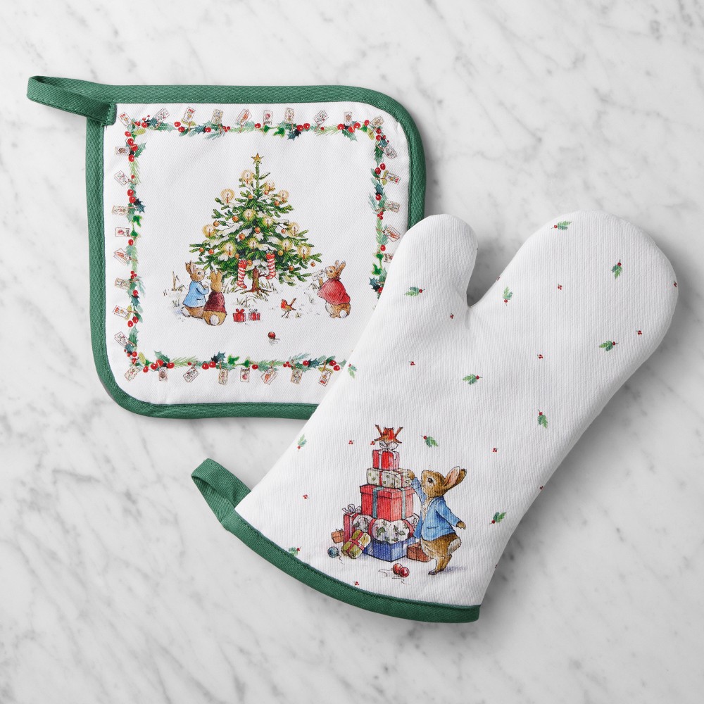 Peter Rabbit™ Christmas Oven Mitt & Potholder Set
