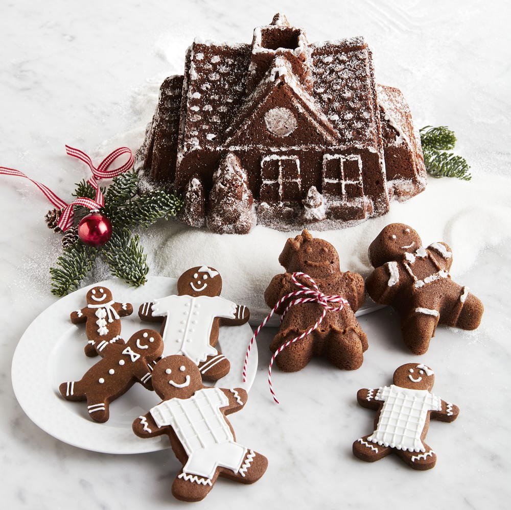 Nordic Ware Nonstick Cast Aluminum Gingerbread House Bundt Pan