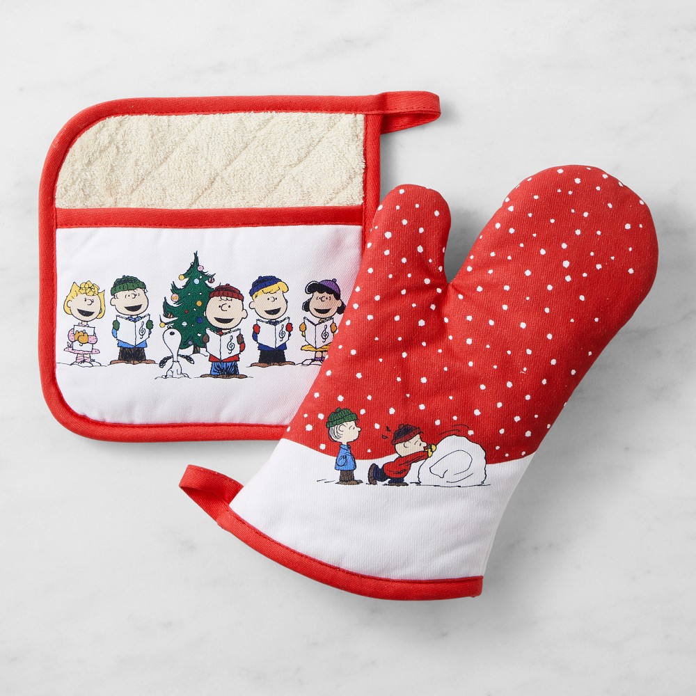 PEANUTS™ x Williams Sonoma Charlie Brown Christmas Oven Mitt & Potholder Set