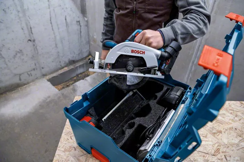 BOSCH COMBI-KIT 5 18V TOOLS: GSR 18V-55 + GWS 18V-10 + GKS 18V-57-2 + GSA 18V-LI + GST 18V-125 B + 3 4.0 AH BATTERIES + GAL 1880CV + BAG L (C) PROFESSIONAL