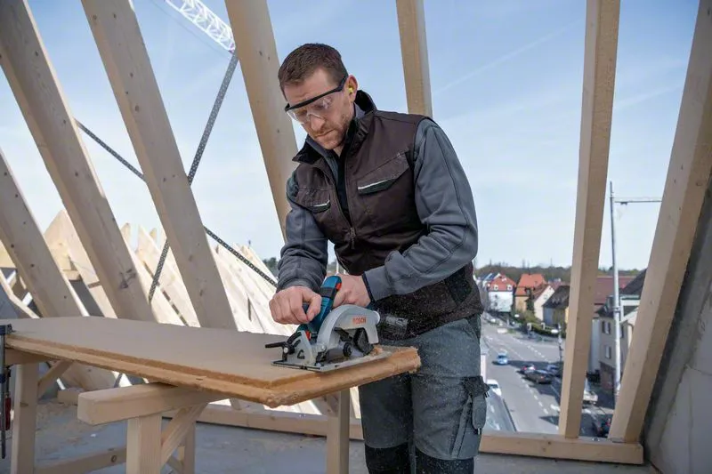 BOSCH COMBI-KIT 5 18V TOOLS: GSR 18V-55 + GWS 18V-10 + GKS 18V-57-2 + GSA 18V-LI + GST 18V-125 B + 3 4.0 AH BATTERIES + GAL 1880CV + BAG L (C) PROFESSIONAL