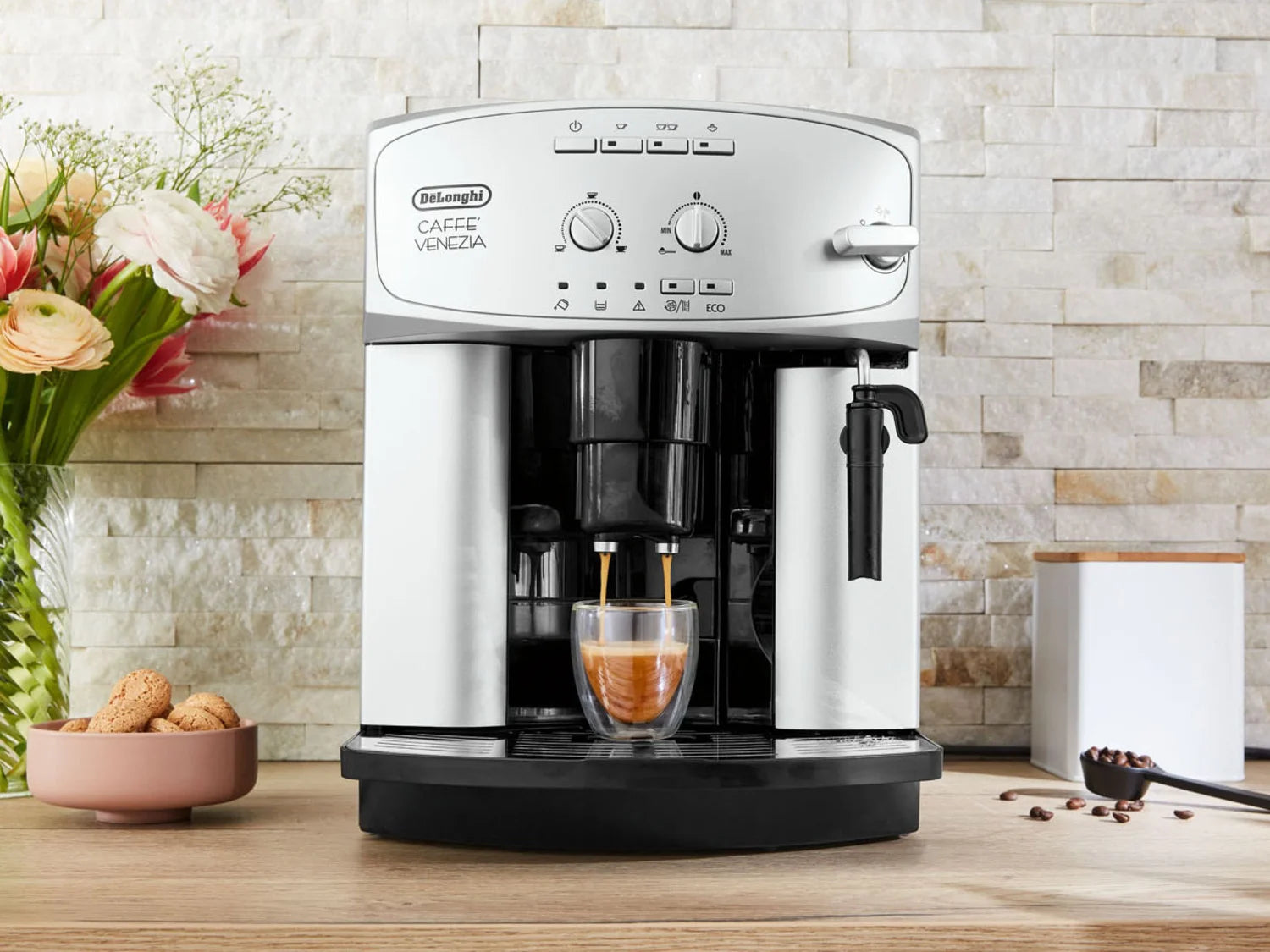 Delonghi coffee machine ESAM2200 with cappuccino system
