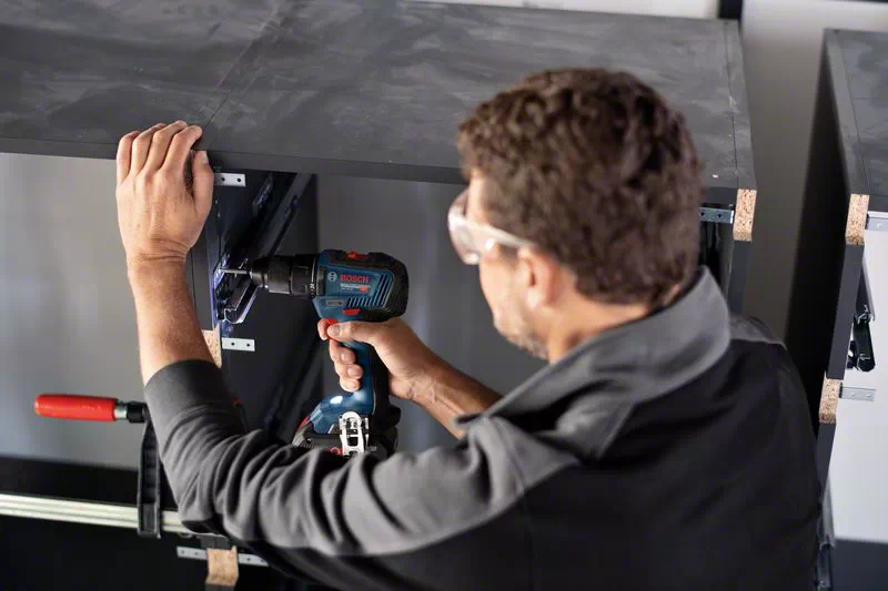BOSCH COMBI-KIT 5 18V TOOLS: GSR 18V-55 + GWS 18V-10 + GKS 18V-57-2 + GSA 18V-LI + GST 18V-125 B + 3 4.0 AH BATTERIES + GAL 1880CV + BAG L (C) PROFESSIONAL