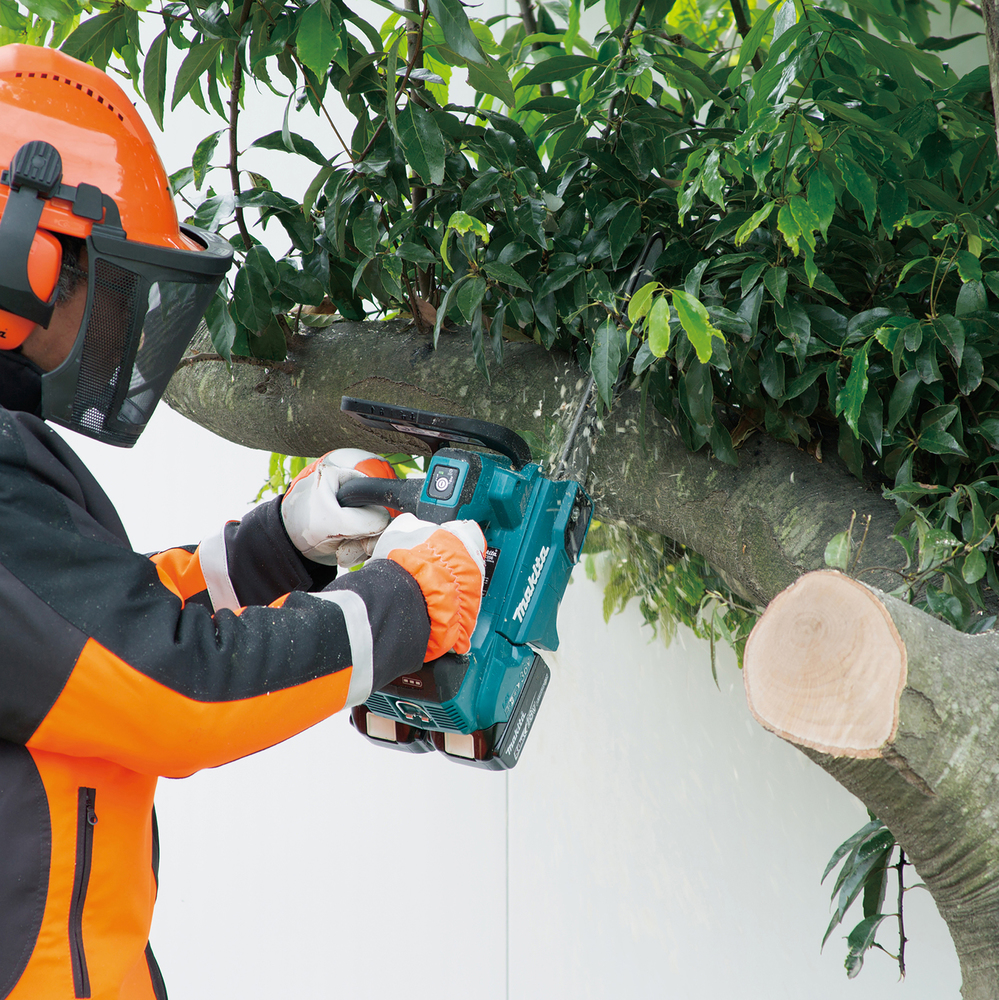 Makita Chainsaw LXT ®DUC256C