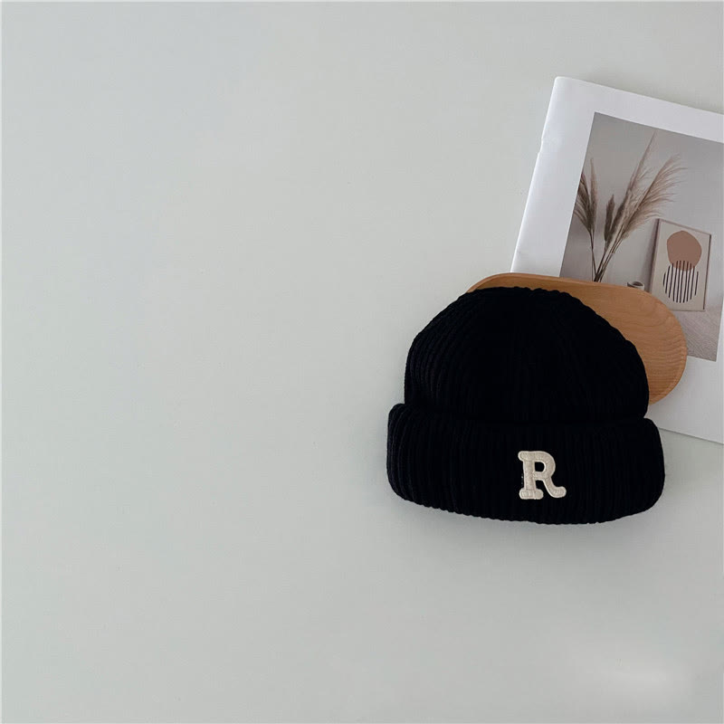 R Baby Simple Letter Knitted Beanie