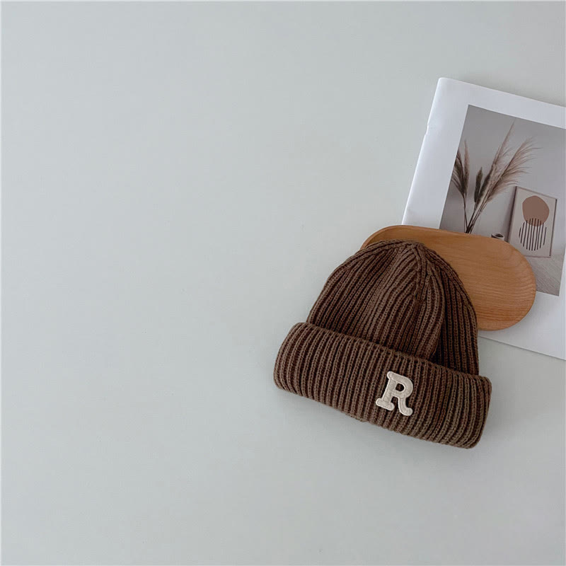 R Baby Simple Letter Knitted Beanie